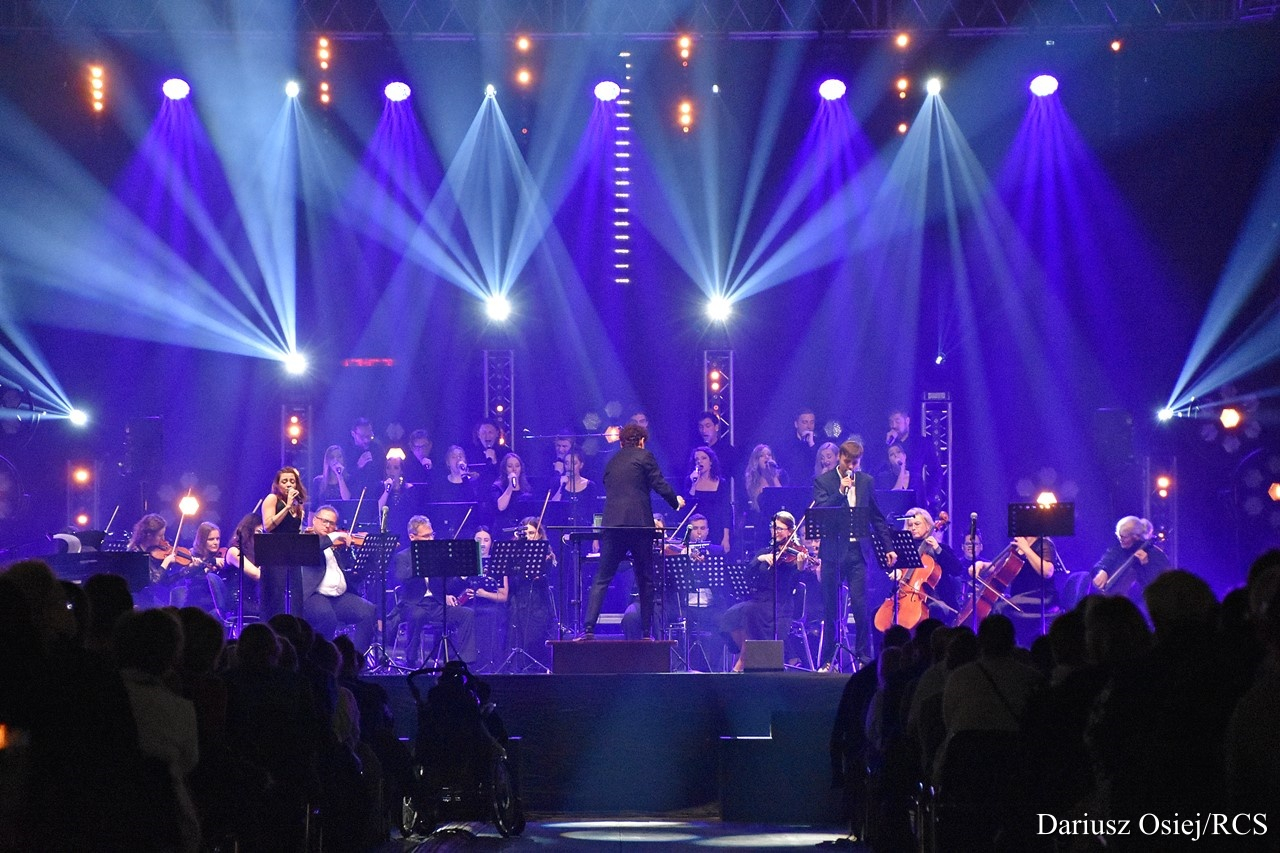 Galeria: Piotr Rubik - koncert pt. "Niech mówią, że to nie jest miłość", zdjęcie 2 z 9